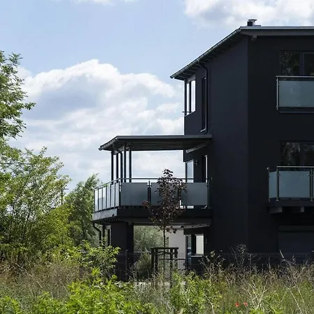 Holiday Home With 3 Bedrooms *
